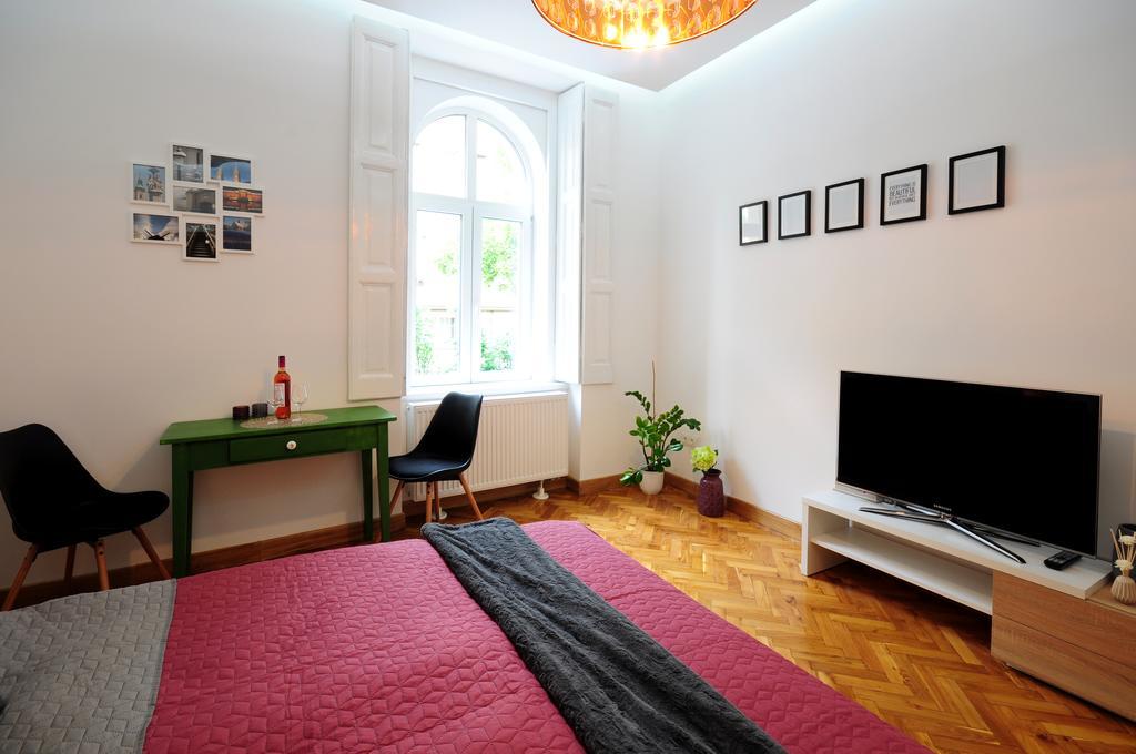 Stylish Apartman Szeged Buitenkant foto